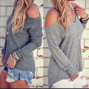 💕BOUTIQUE SMALL GRAY COLD SHOULDER TOP